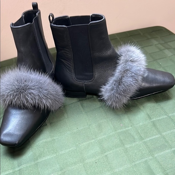 Dymonlatry Elegant Black Leather Ankle Boots with Fur Trim - Picture 9 of 14